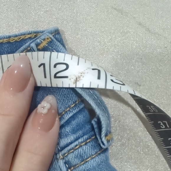 Denizen from Levi's Light Blue Distressed Roll-Hem Jean Shorts - Picture 12 of 13